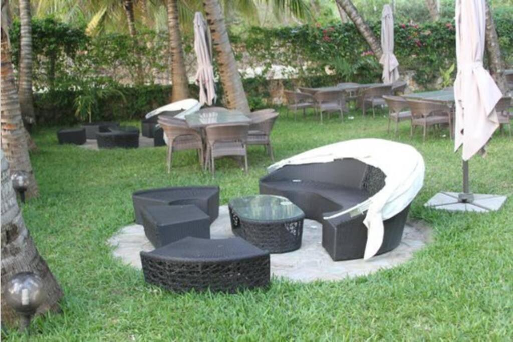 Cowrie Beach Haven Studio Apartamento Mombaça Exterior foto