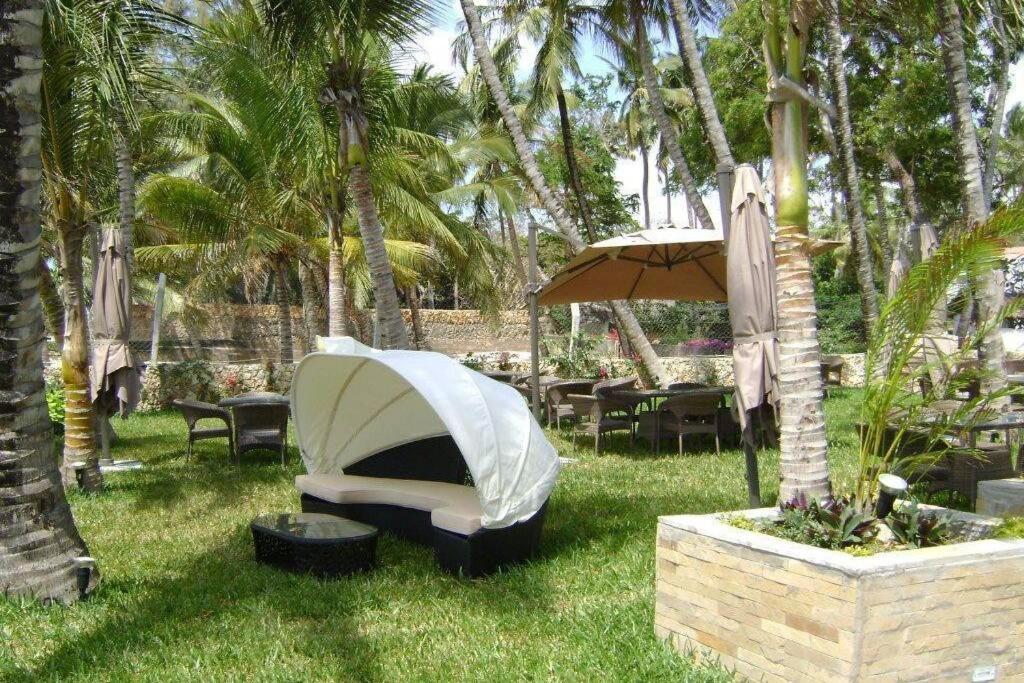 Cowrie Beach Haven Studio Apartamento Mombaça Exterior foto